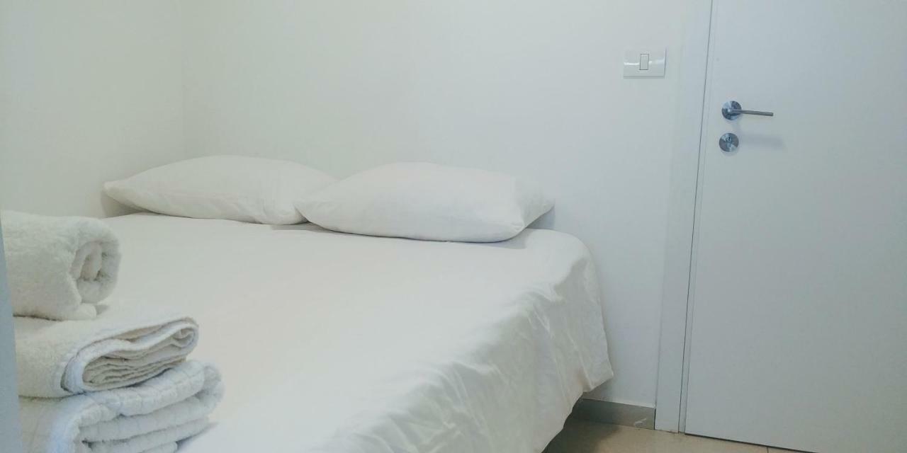 Dizengoff Penthouse Boutique Hostel Тель-Авив Номер фото